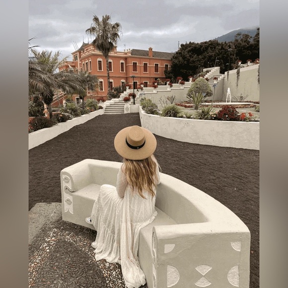 Eric Javits Daphne Tan Wide-Brim Straw Fedora Hat with Black Band - Picture 7 of 11